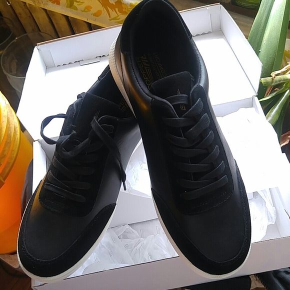 Shoes - Picture 3 of 8